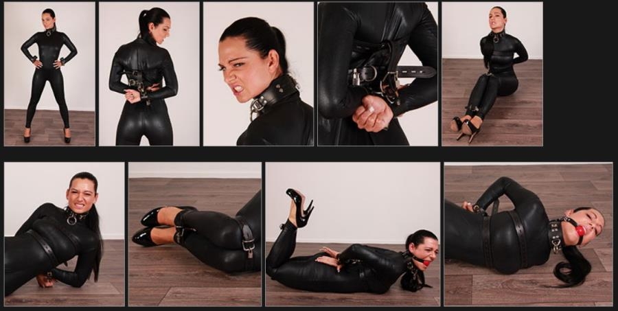 Nicole - Catsuit and leather straps (2022 | HD) (176 MB)